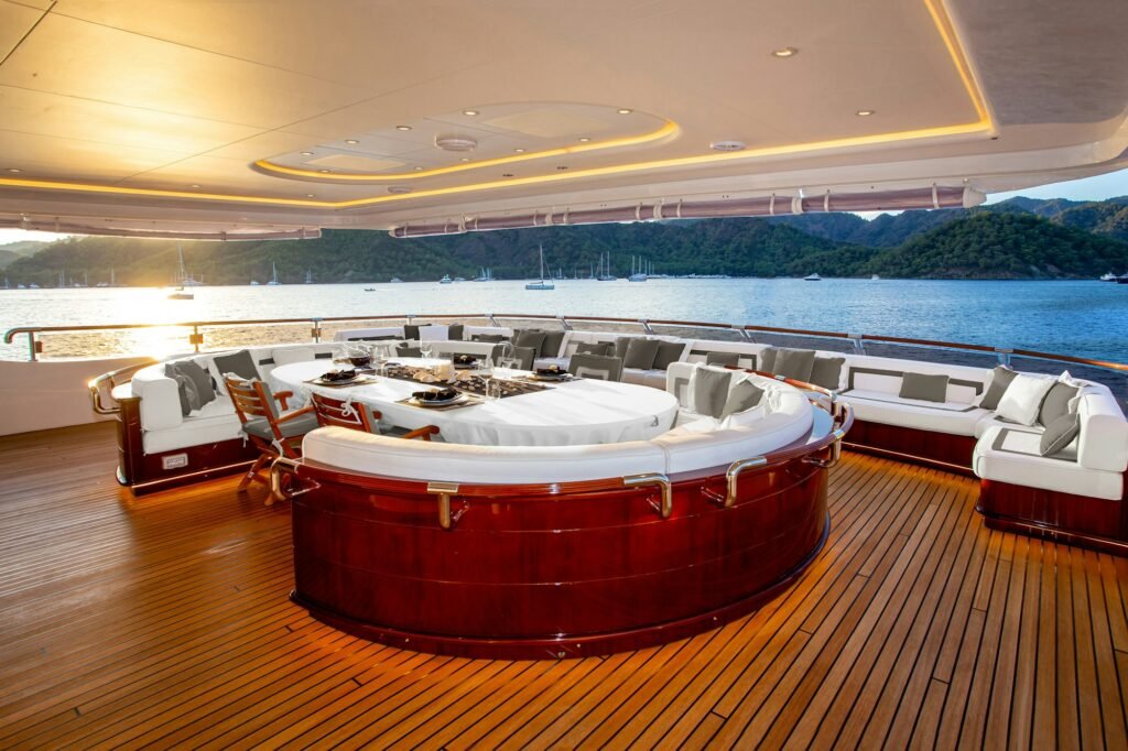 AQUA MARE alfresco dining