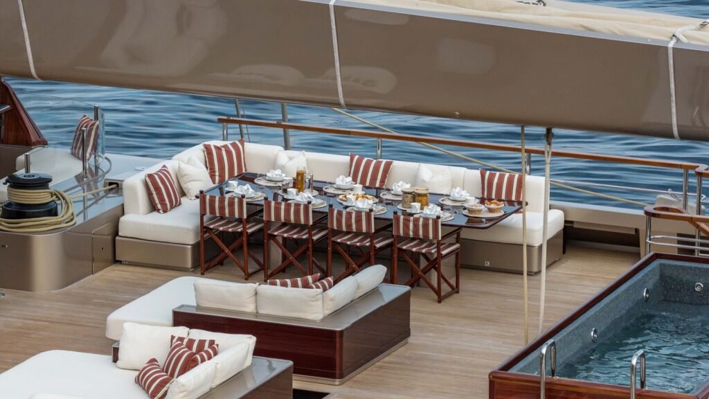 Artexplorer for Charter