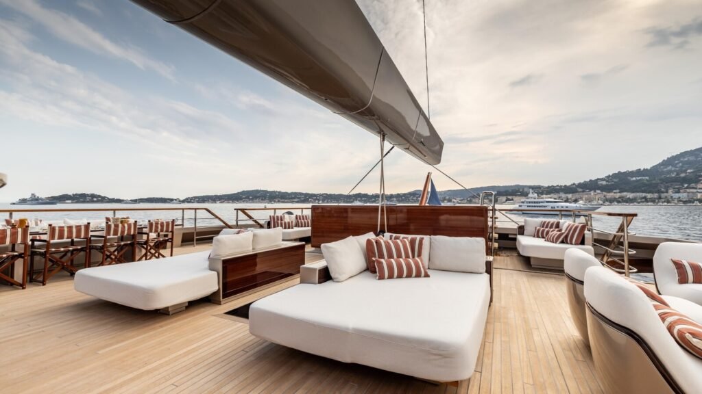 Artexplorer for Charter