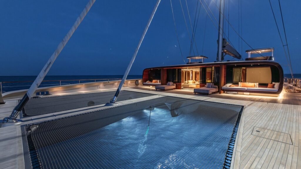 Artexplorer for Charter