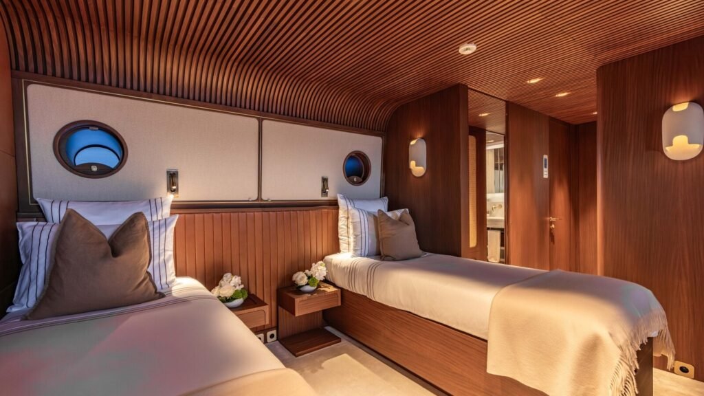 Artexplorer for Charter