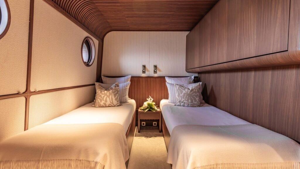 Artexplorer for Charter