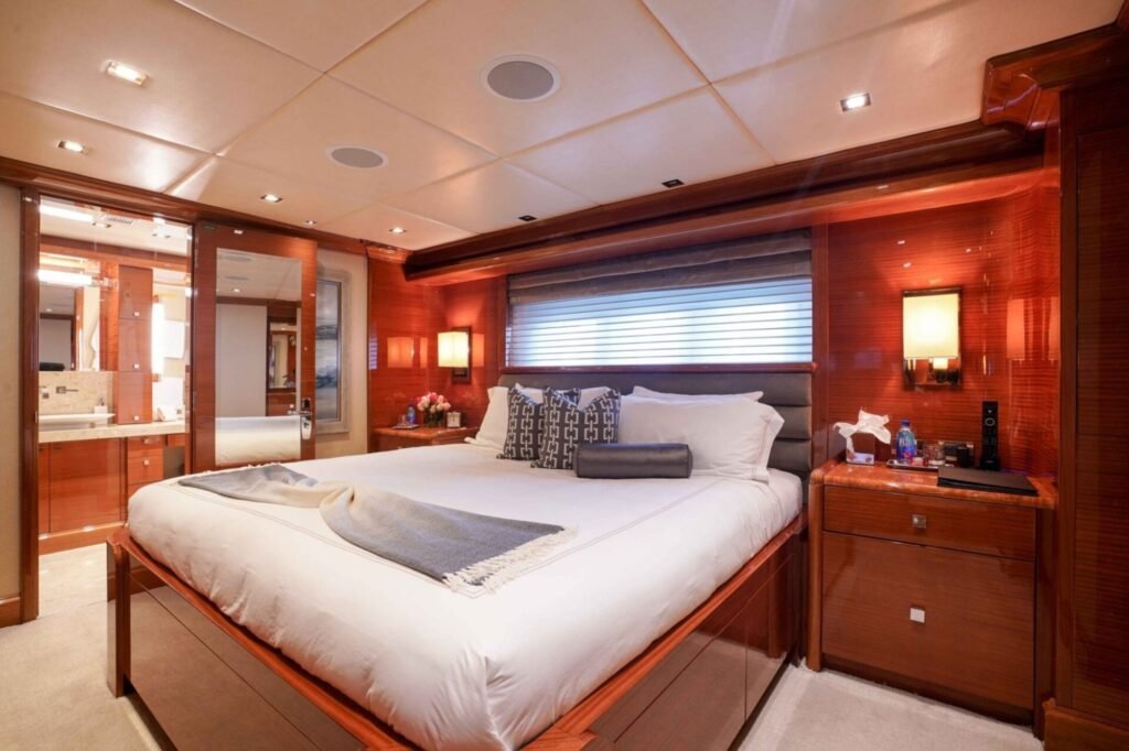 ASPEN ALTERNATIVE guest cabin