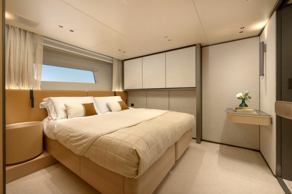 AZZURRI twin cabin