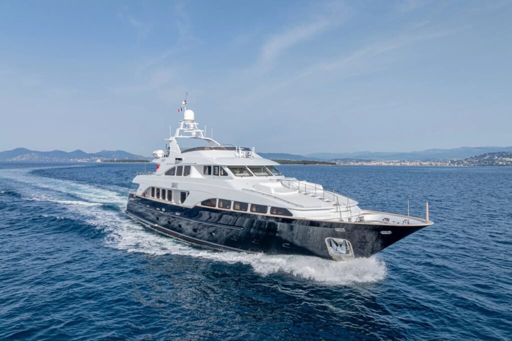 40m charter yacht, sun deck and jacuzzi