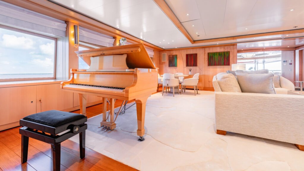 BATELLO music room with grand piano
