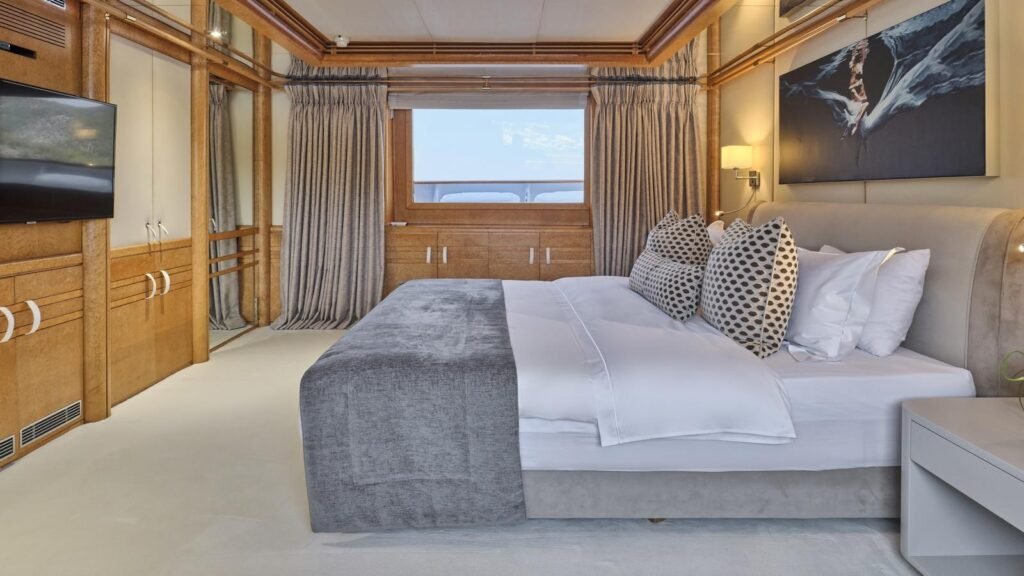Bella Stella for Charter