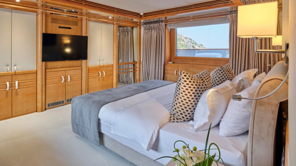 Bella Stella for Charter