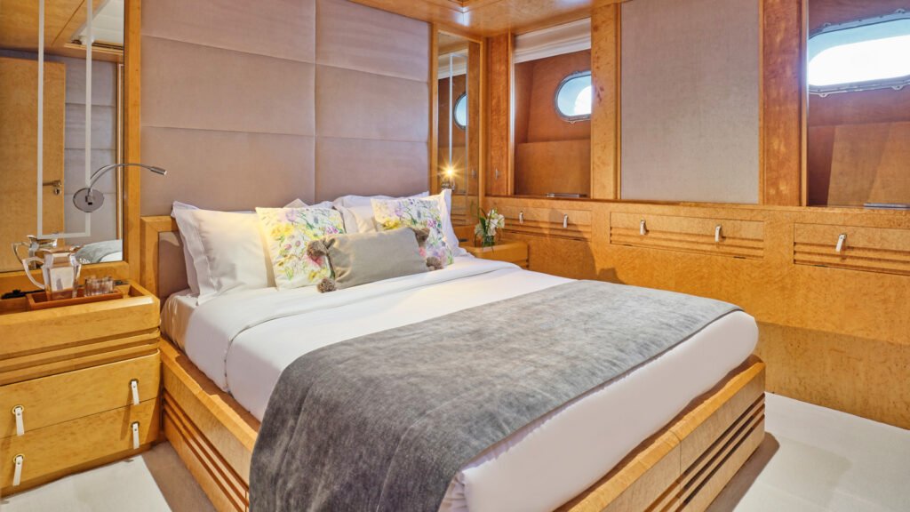 Bella Stella for Charter