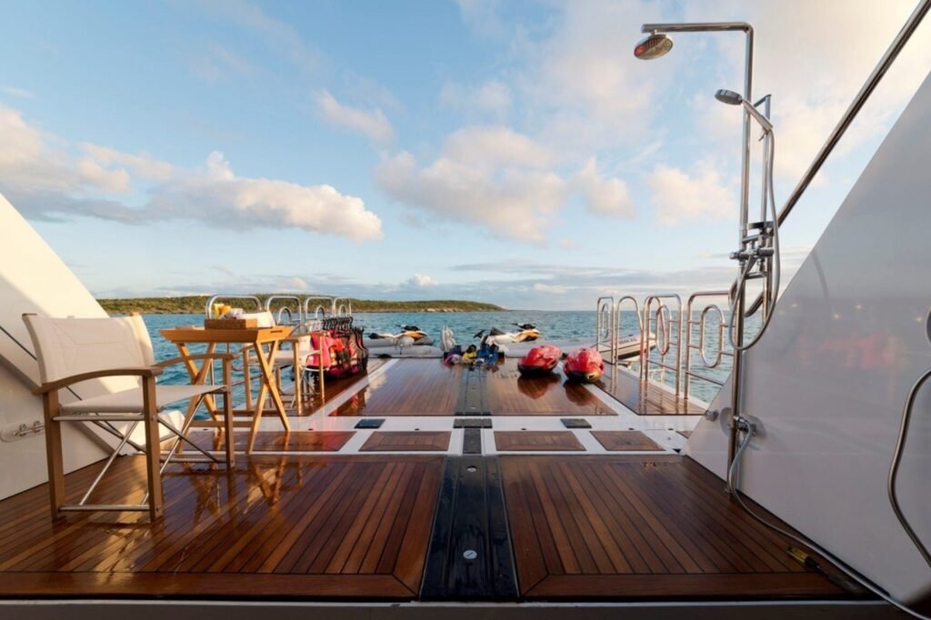 BELLA sun deck jacuzzi