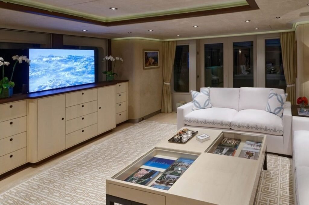 BELLA master suite
