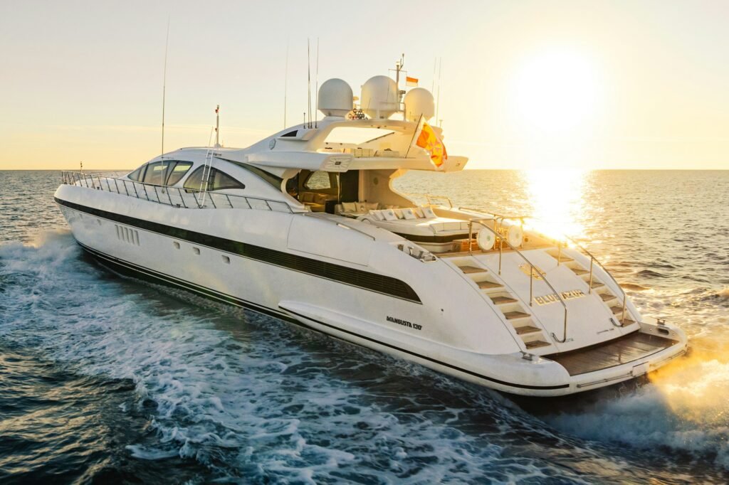 BLUE AZUR cruising profile