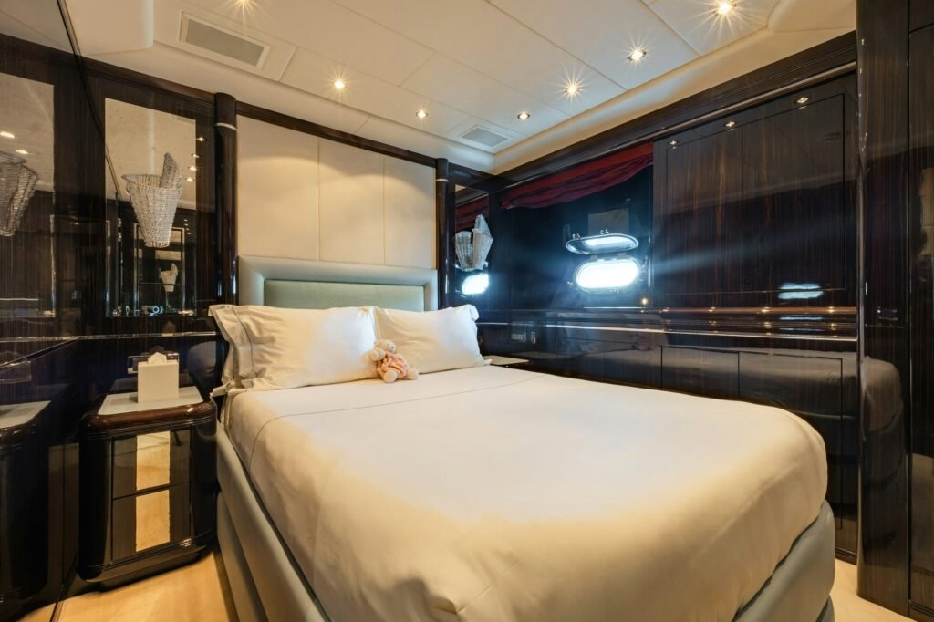 BLUE AZUR twin cabin