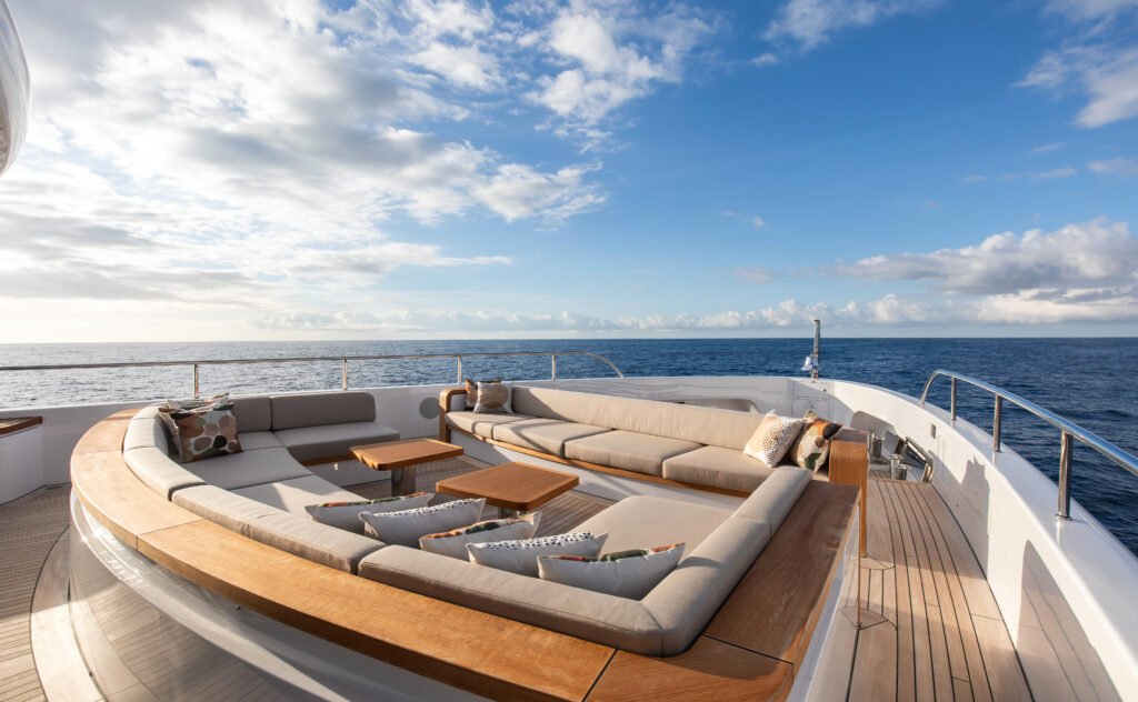 Cada Dia Yacht for charter 4