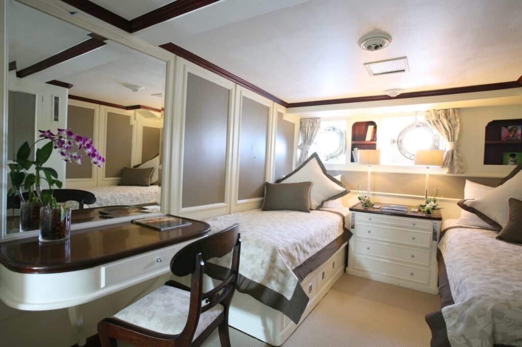 CALISTO main salon