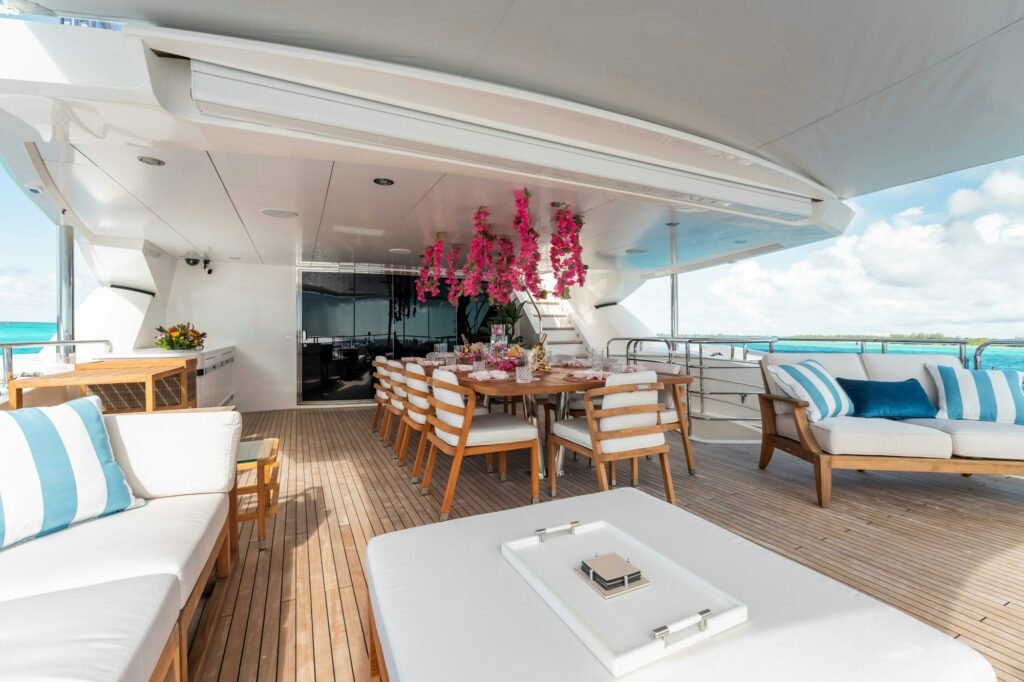 CAPTAIN MORGAN III bridge deck alfresco dining