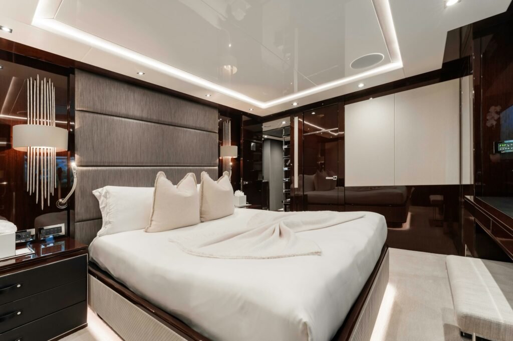 CAPTAIN MORGAN III queen guest stateroom