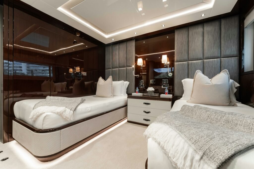 CAPTAIN MORGAN III twin cabin