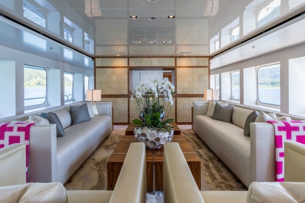 CHASSEUR sun deck jacuzzi