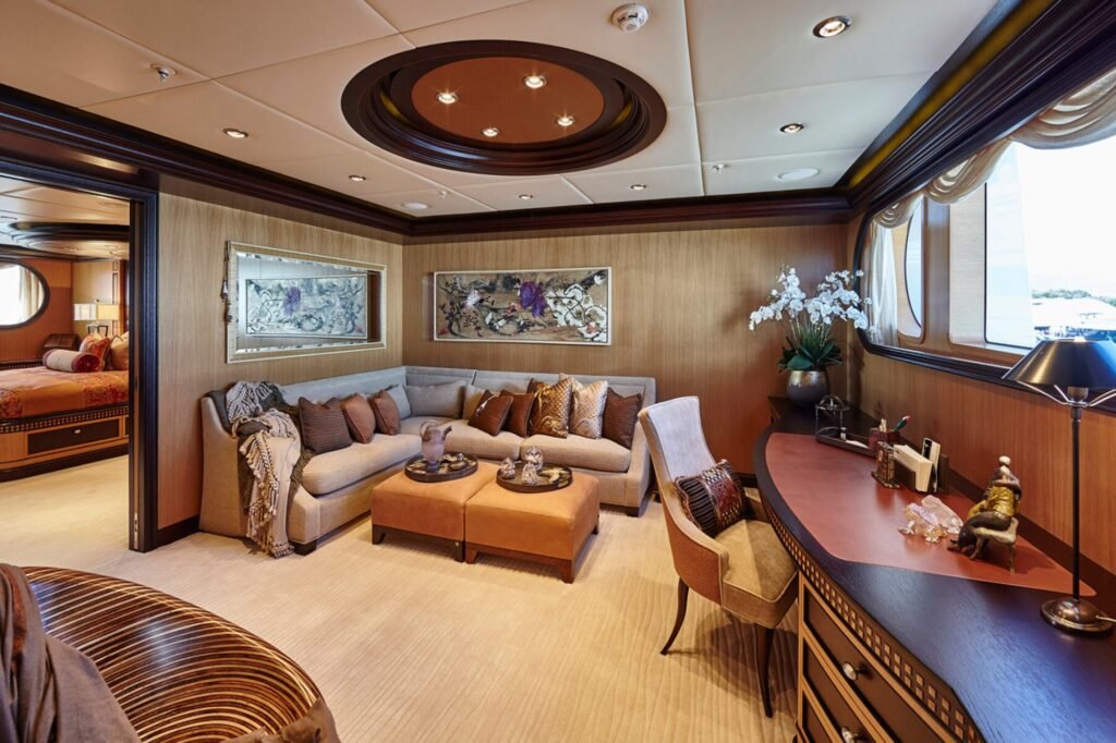 COCOA BEAN master suite lounge