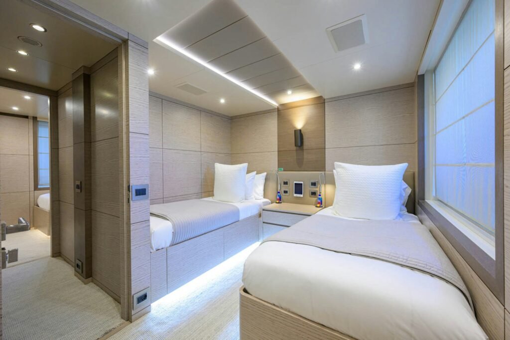 COFINA twin cabin