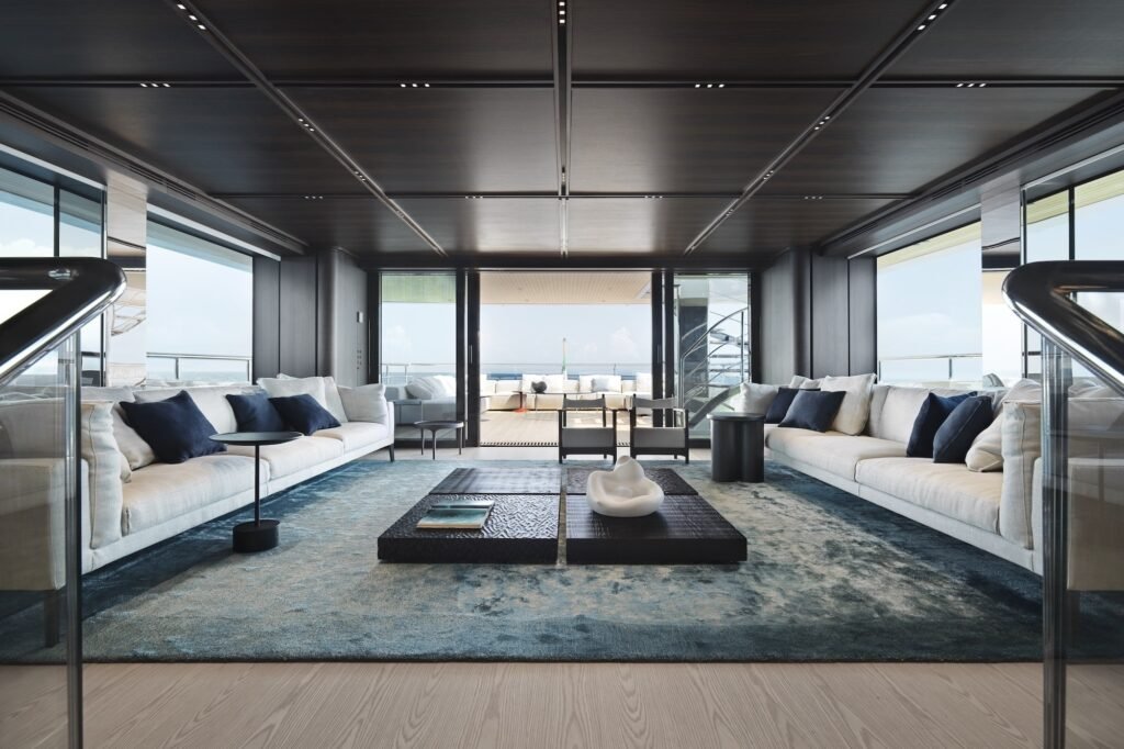 CONTIGO main deck salon