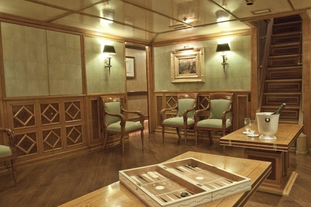 CREOLE master cabin