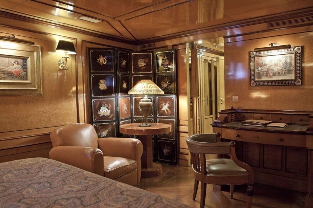 CREOLE double cabin