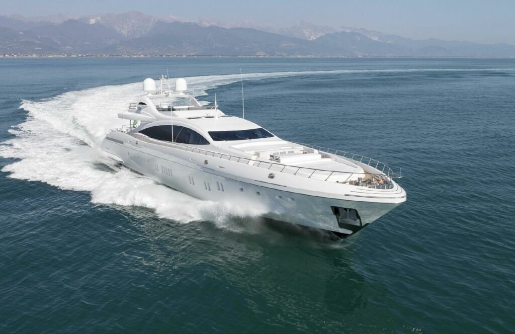 Da Vinci Yacht for charter 1