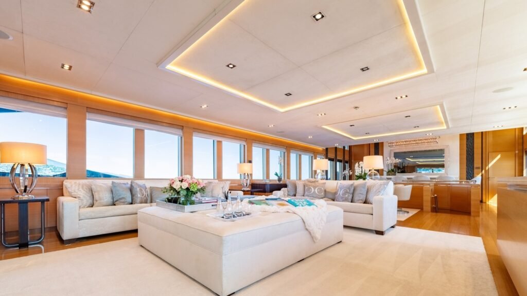 DB9 main salon