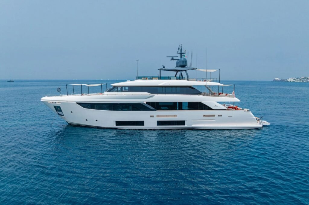 DIANA II for charter, profile view