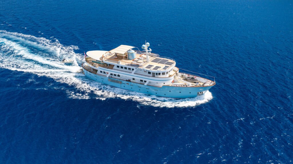 Donna Del Mare for Charter