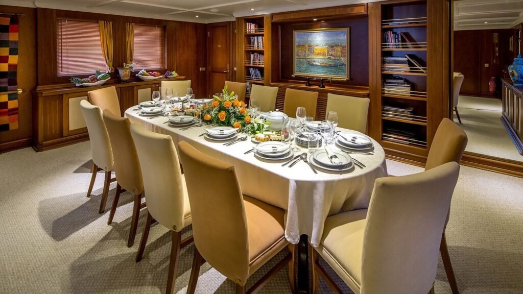 Donna Del Mare for Charter