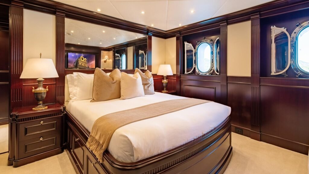 ELENI, 50-metre CBI Navi charter yacht (view 34)