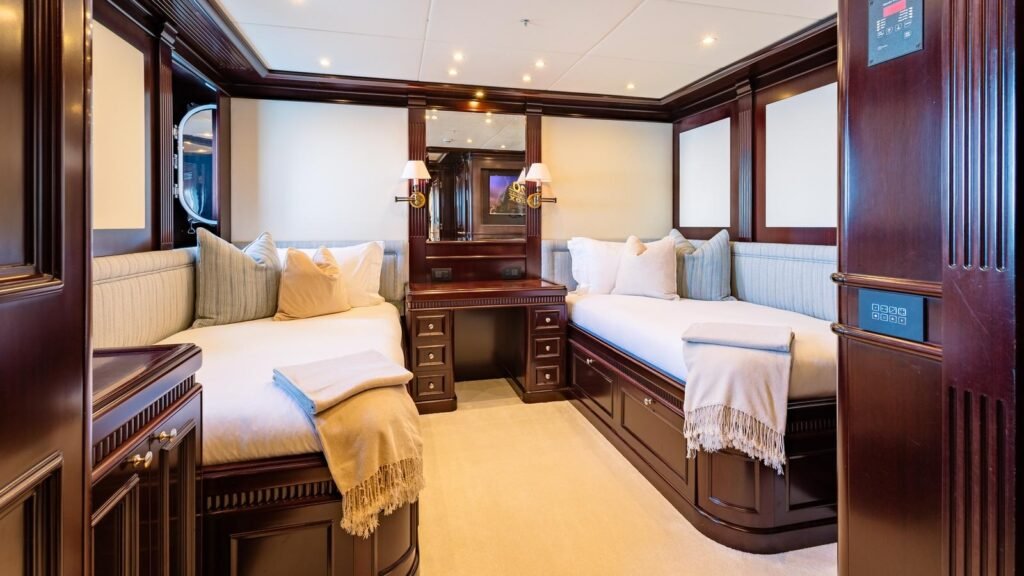 ELENI, 50-metre CBI Navi charter yacht (view 40)