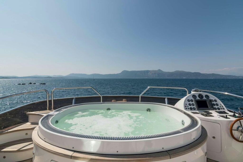 ENDLESS SUMMER swim platform