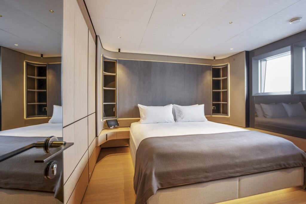 EXTRA TIME master suite