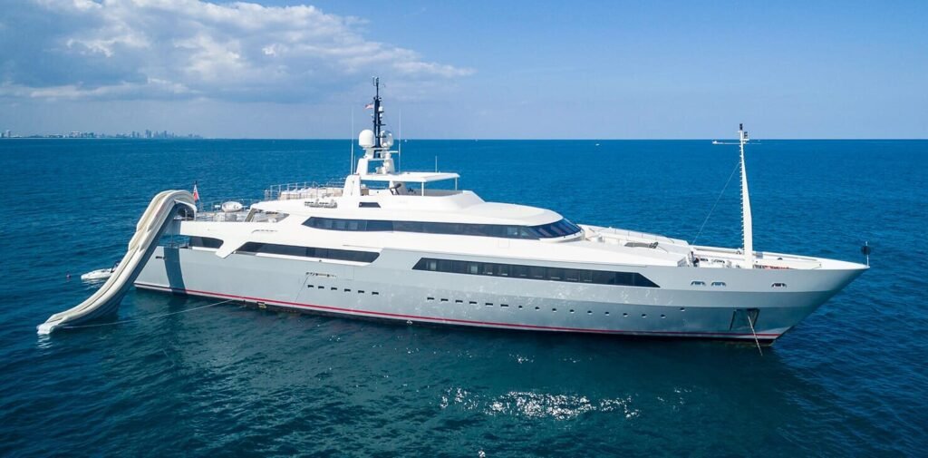 Favourite Child Yacht for charter 4