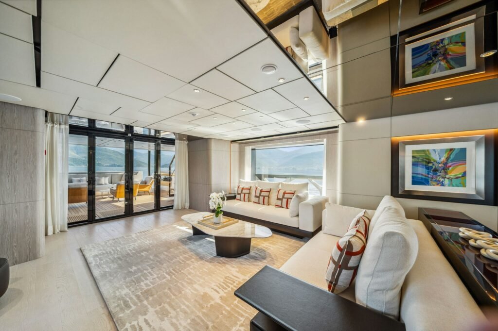 FIFI main salon