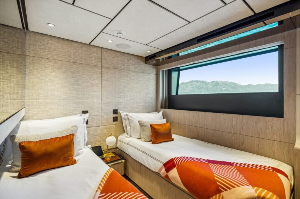 FIFI twin cabin