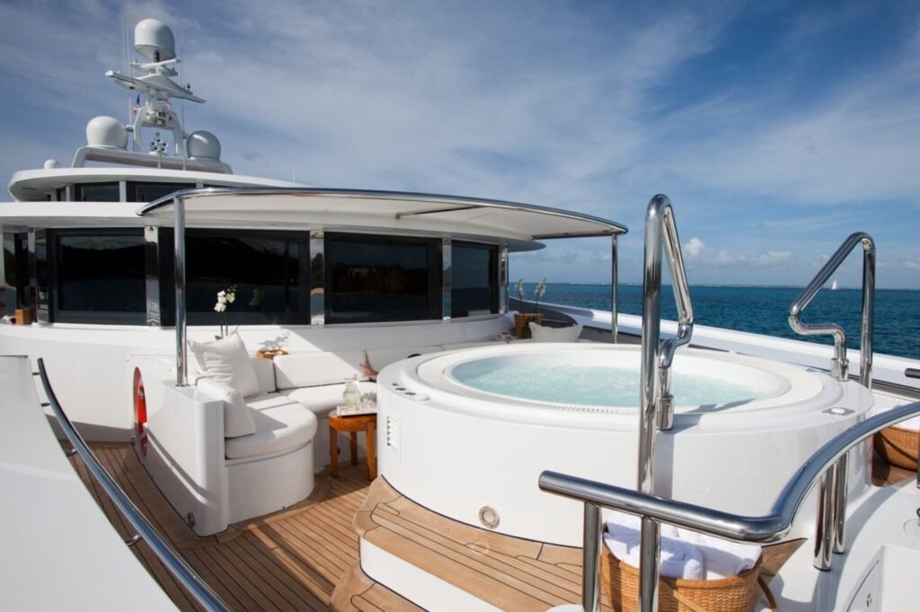 FRIENDSHIP exterior deck