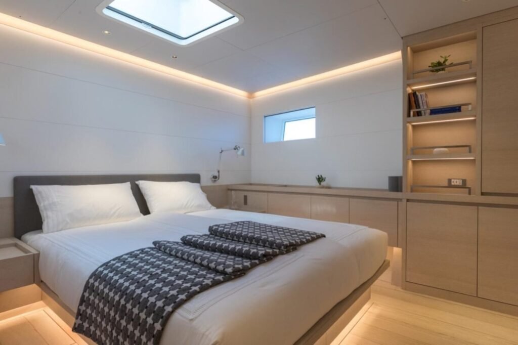 G2 master cabin