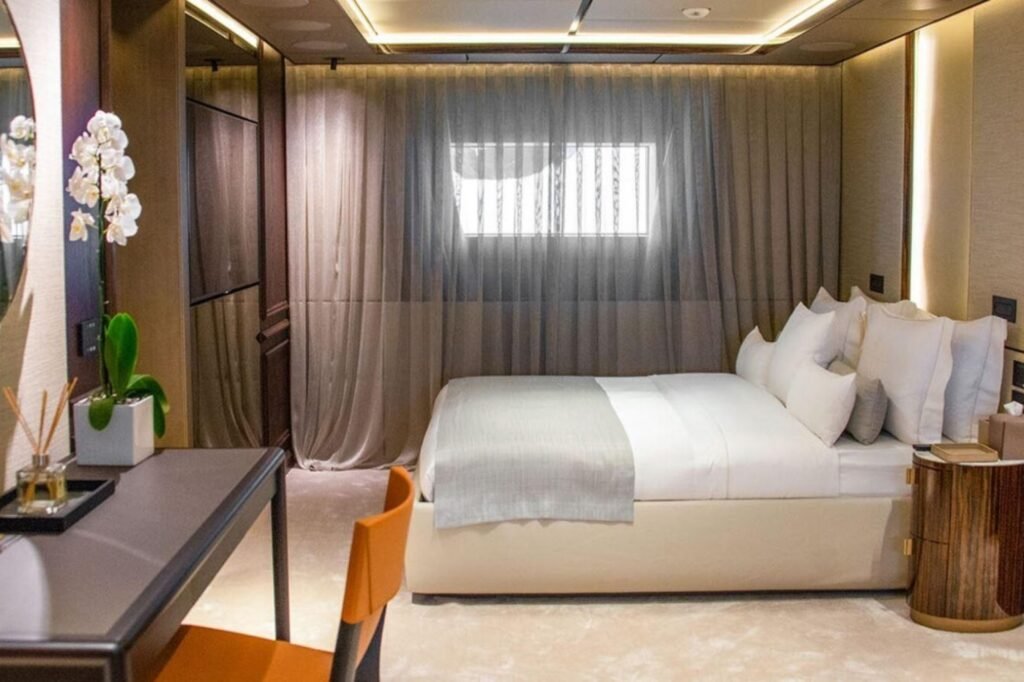 GECO VIP cabin