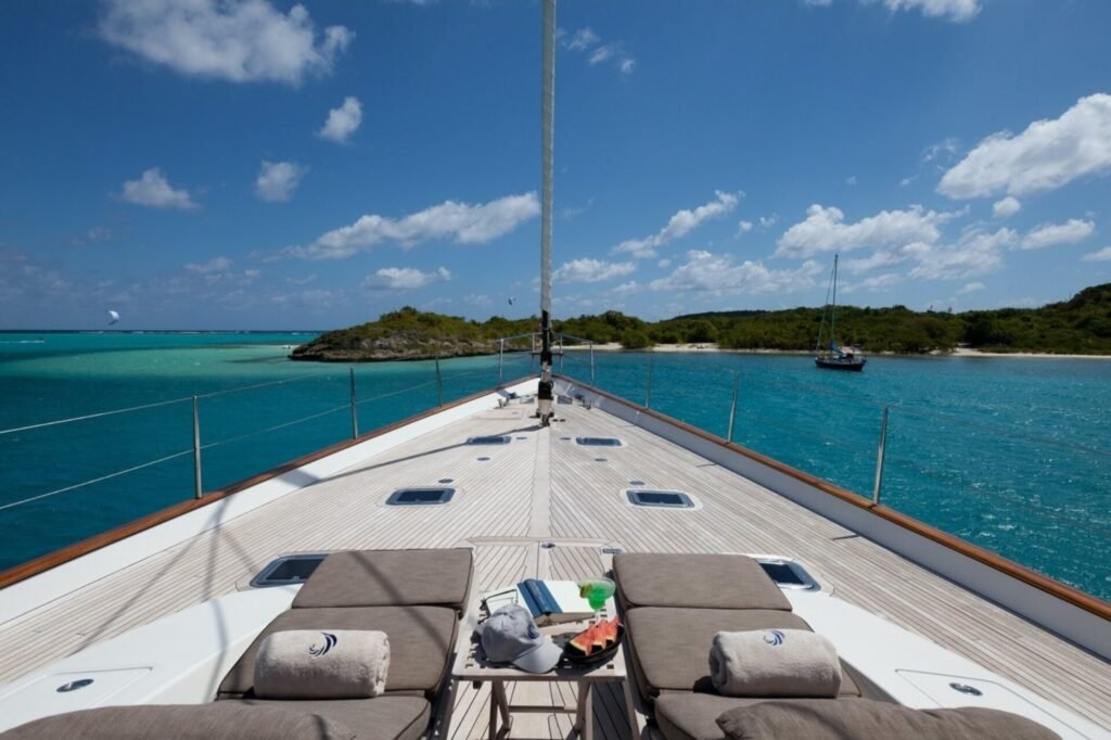 GENEVIEVE foredeck