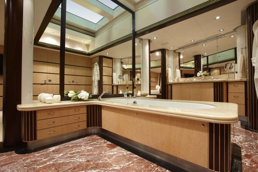 GLADIATOR master suite