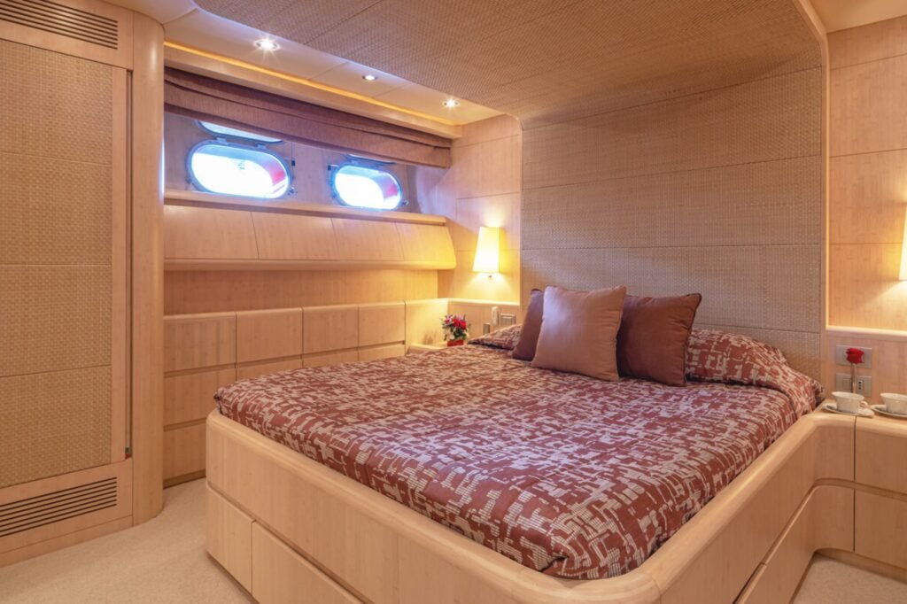 Glaros double cabin