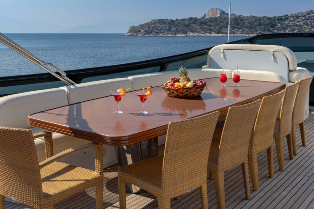 Glaros flybridge dining
