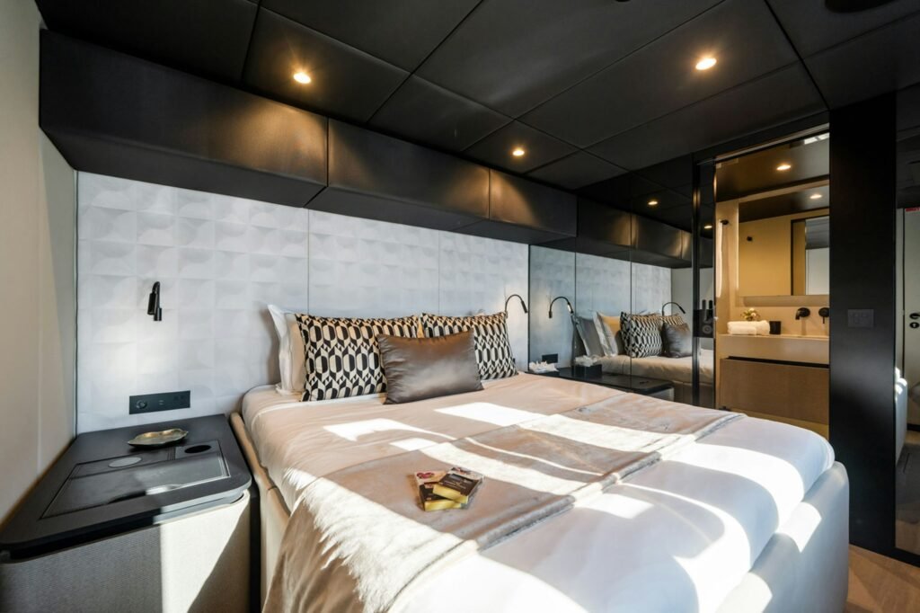 GRAYA master suite