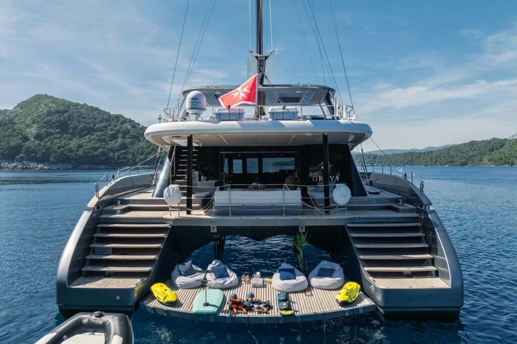 GRAYA for charter, profile view