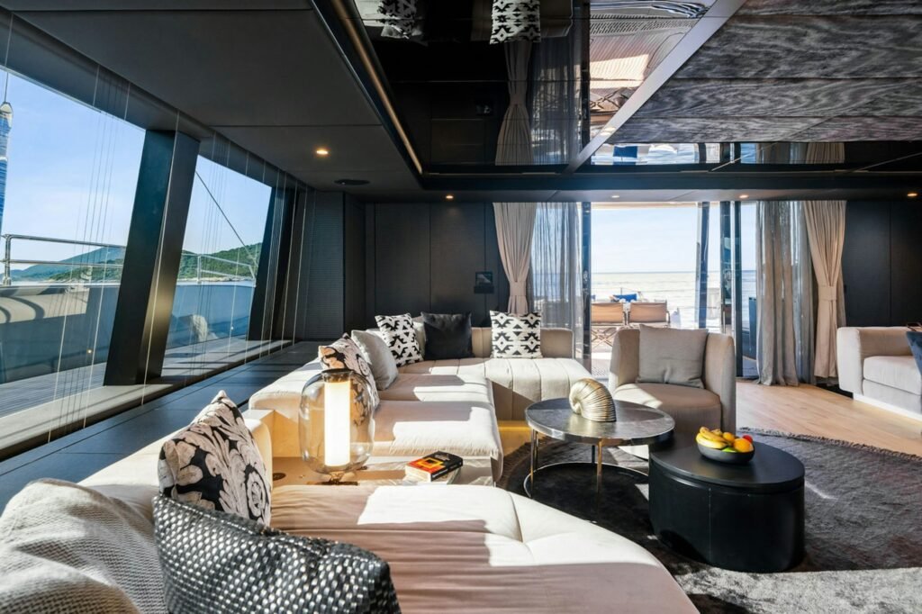 GRAYA salon lounge